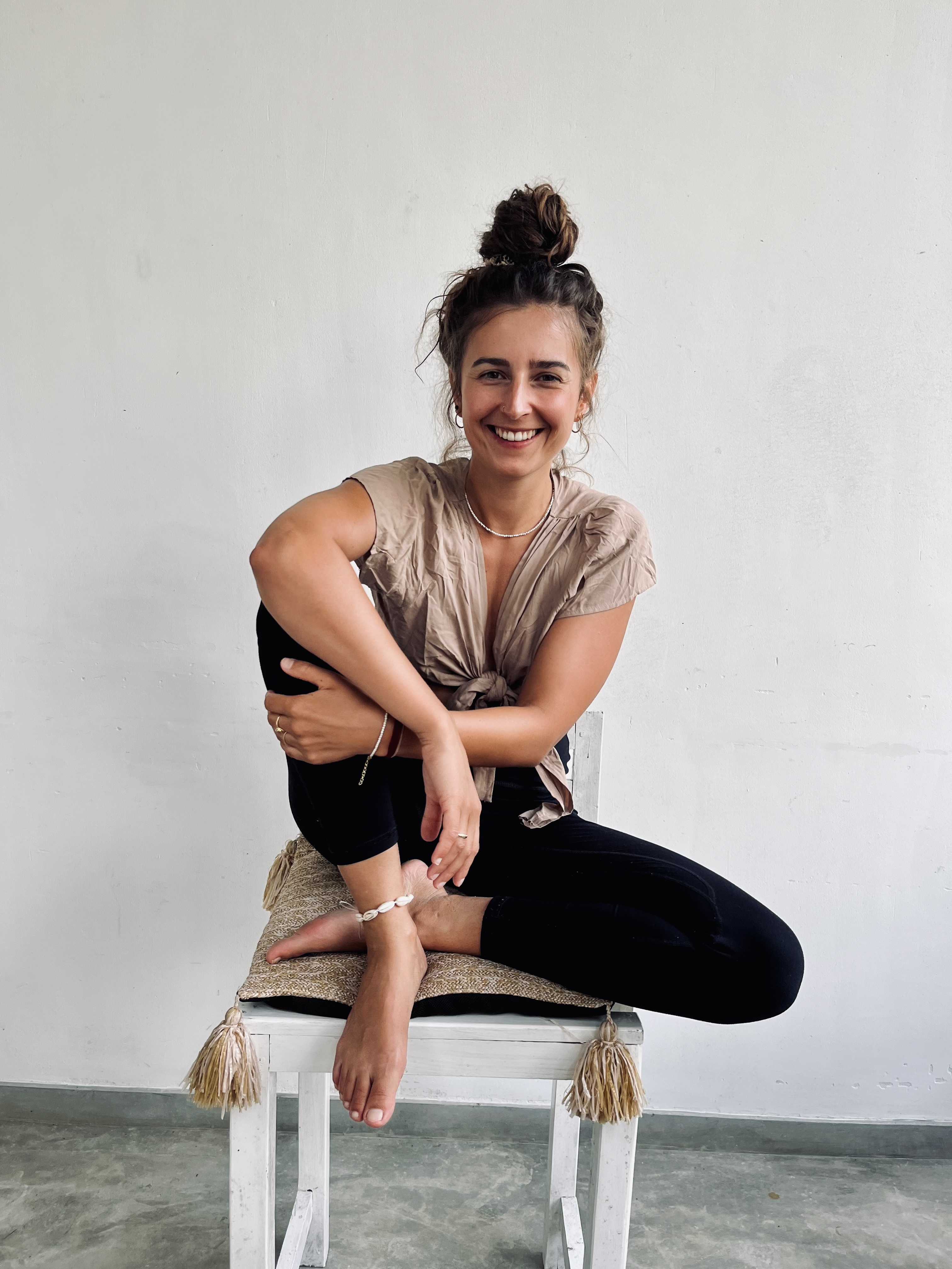 YOGA & CRYSTALS